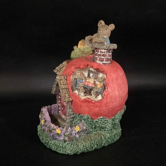 1994 Youngs Mouse Mice Red Apple House Chimney Picket Fence Purple Yellow Flower - Picture 6 of 13